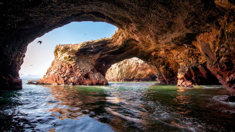<strong>Coastal paradise: </strong>Marine tours<strong> </strong>around Paracas offer visitors an on-the-water look at the stunning coastline.