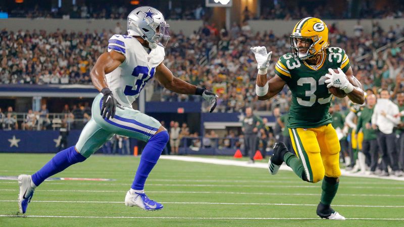 Fans Are Loving Aaron Jones' Pregame Outfit Tonight - The Spun: What's  Trending In The Sports World Today