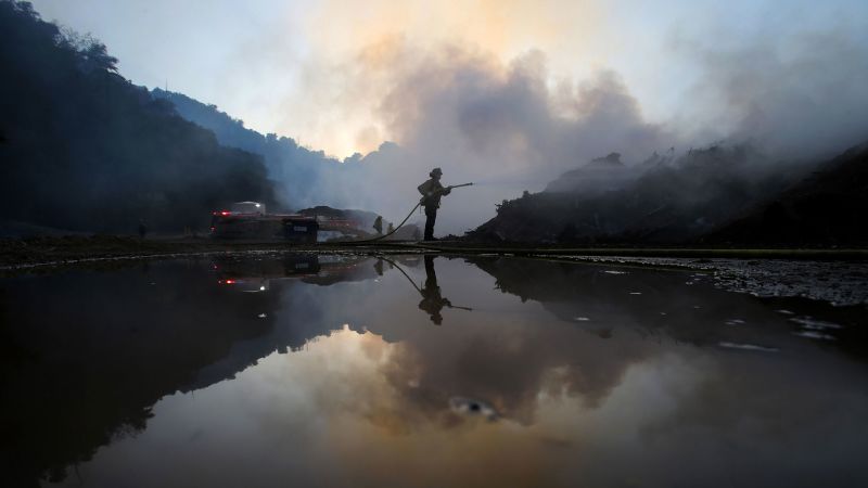 Wildfires Break Out Overnight In Los Angeles Area Cnn