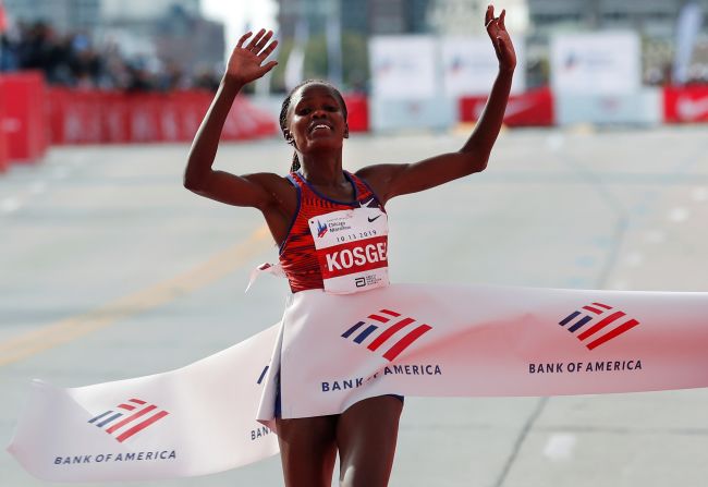 Kenya's Brigid Kosgei <a href="index.php?page=&url=https%3A%2F%2Fwww.cnn.com%2F2019%2F10%2F13%2Fsport%2Fchicago-marathon-brigid-kosgei-lawrence-cherono%2Findex.html" target="_blank">sets a new women's marathon world record</a> after finishing the Chicago Marathon in 2 hours, 14 minutes and 4 second on Sunday, October 13. Kosgei beat the previous record, held by Paula Radcliffe, by 81 seconds.