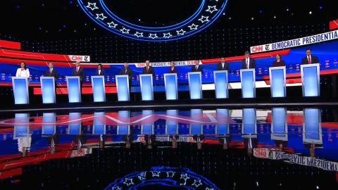 CNN NYT debate 1015 candidate podiums