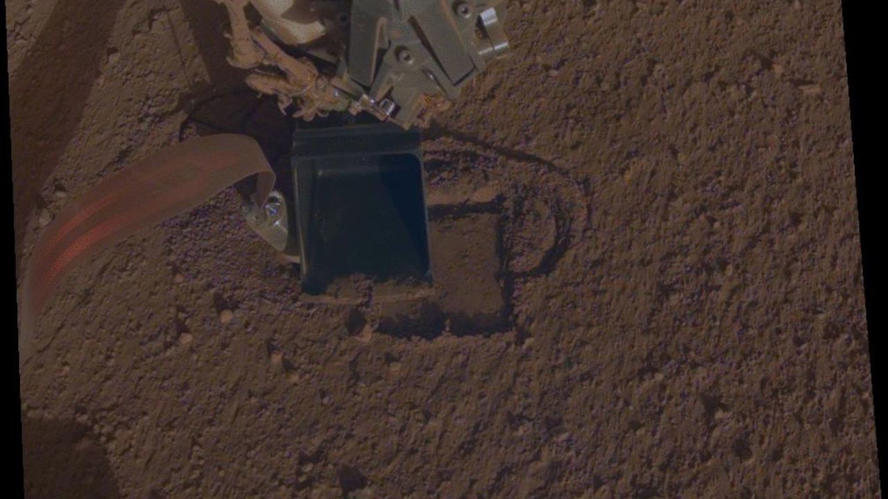 InSight's mole is digging again.