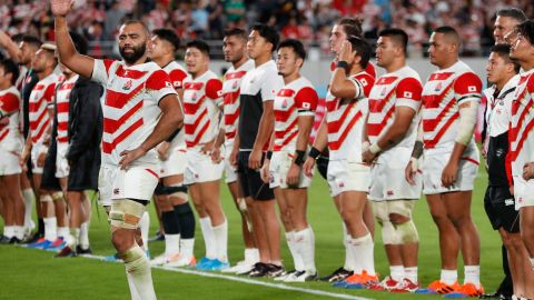 Japan's captain Michael Leitch (front) leads his team in thanking the home fans for their support.