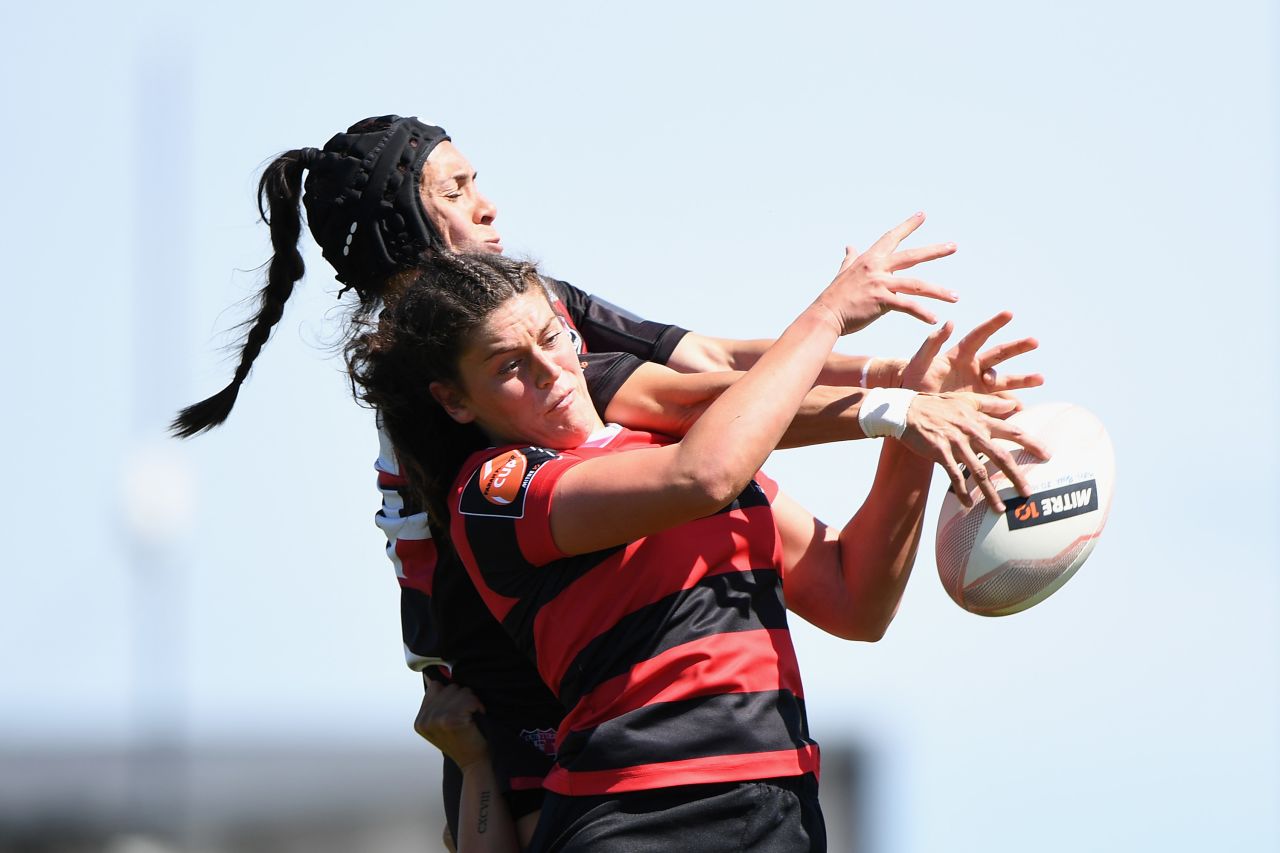 Temira Mataroa of Counties Manukau and Chelsea Bremner of Canterbury compete for a lineout during the Farah Palmer Cup on October 20 in Christchurch, New Zealand. 