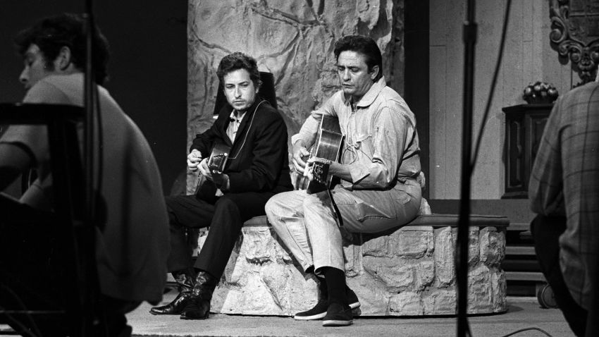 THE JOHNNY CASH SHOW - Shoot Date: May 1, 1969. (Photo by Walt Disney Television via Getty Images Photo Archives/Walt Disney Television via Getty Images)
PRODUCTION SHOT OF BOB DYLAN AND JOHNNY CASH