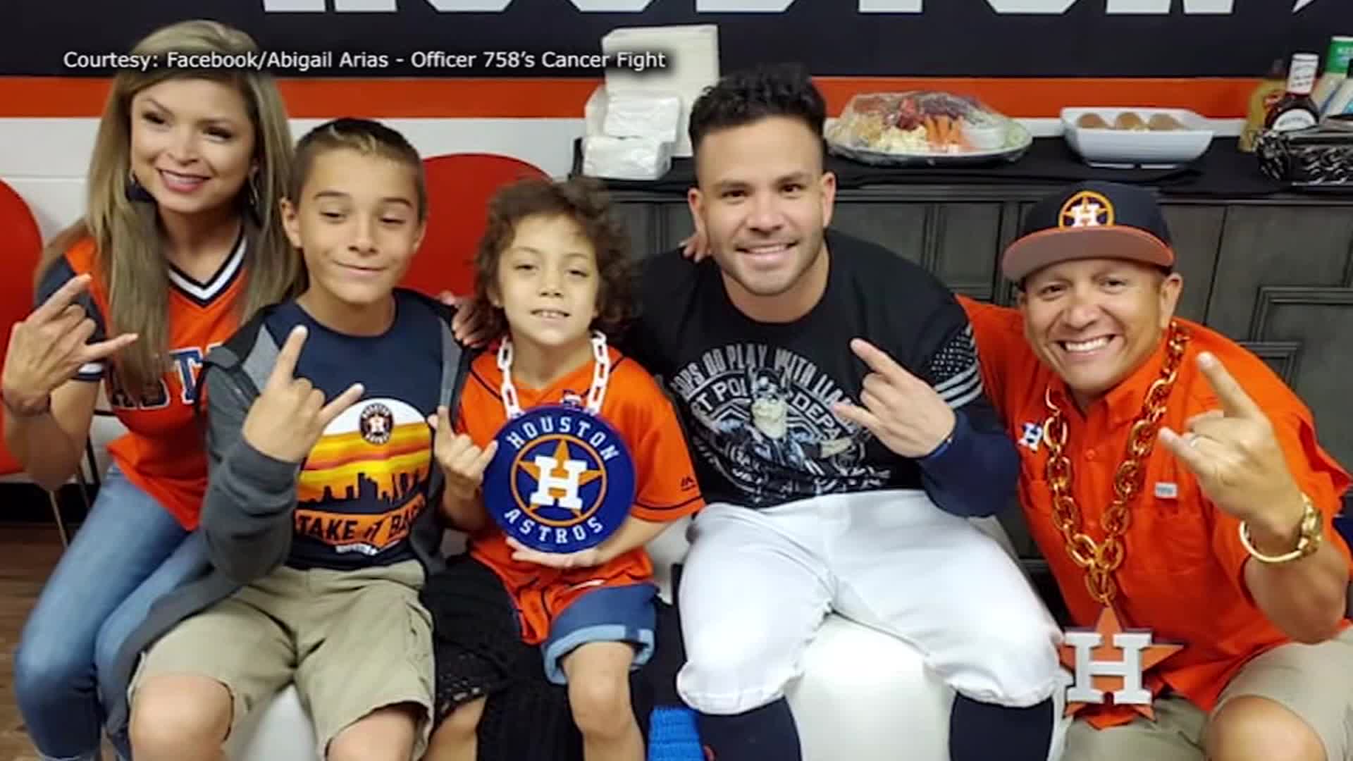 Díaz finds family with Astros
