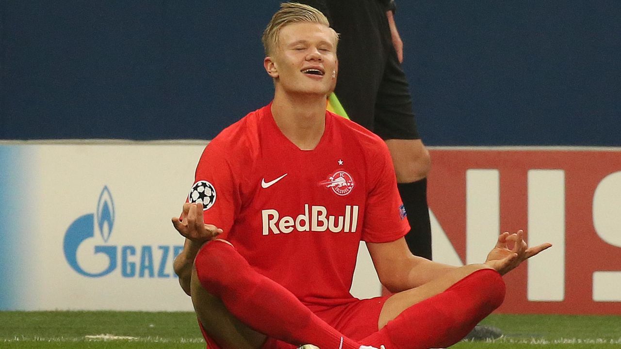 Salzburg's Norwegian forward Erling Braut Håland celebrates after scoring his first goal against Napoli.