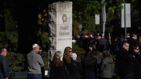 Mourners waited outside Rodef Shalom Temple awaiting the visitation and funeral of brothers Cecil Rosenthal, 59, and David Rosenthal, 54 on October 30, 2018 in Pittsburgh, Pennsylvania.