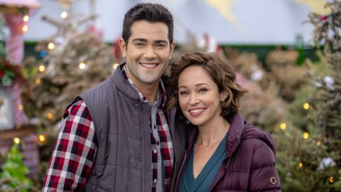 Jesse Metcalfe and Autumn Reeser star in the Hallmark film "Christmas Under the Stars."
