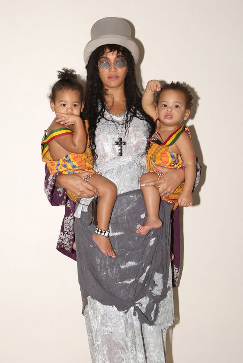 She also styled herself as Lisa Bonet, with twins Rumi and Sir dressed as her then-infant daughter, Zoë Kravitz.