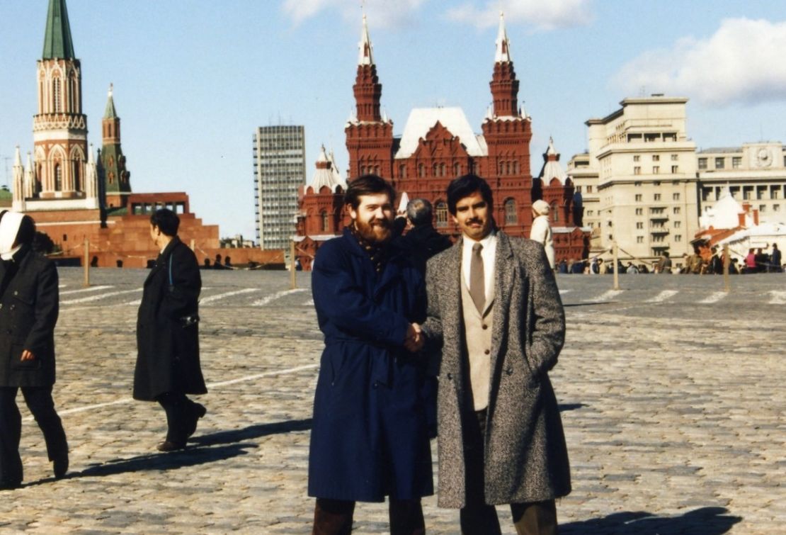 Henk Rogers and Alexey Pajitnov in Moscow's Red Square.