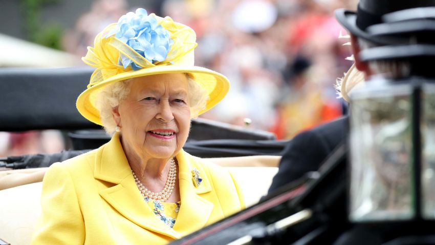 ASCOT, ENGLAND - JUNE 19:  Queen Elizabeth II arrives by carriage to Royal Ascot Day 1 at Ascot Racecourse on June 19, 2018 in Ascot, United Kingdom.  (Photo by Chris Jackson/Getty Images)