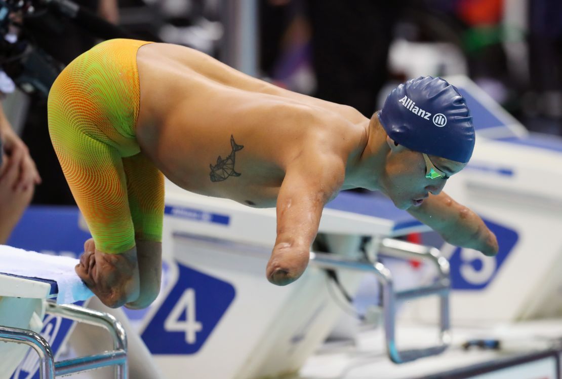 Théo Curin races in the Men's 200m Freestyle S5 Final on Day Two of the London 2019 World Para-swimming  Championships.