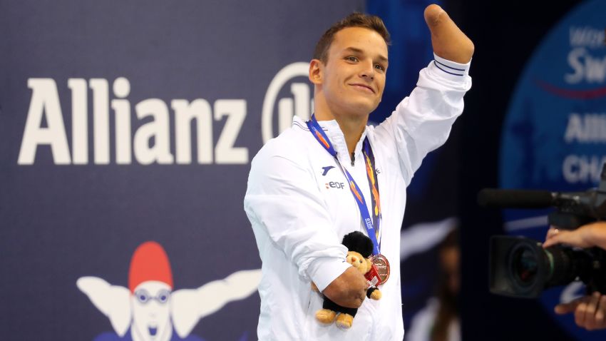LONDON, ENGLAND - SEPTEMBER 10: Theo Curin of France waves to the crowd as he celebrates winning a Bronze medal in the Mens 200m Freestyle S5 Final on Day Two of the London 2019 World Para-swimming Allianz Championships at Aquatics Centre on September 10, 2019 in London, England. (Photo by James Chance/Getty Images)