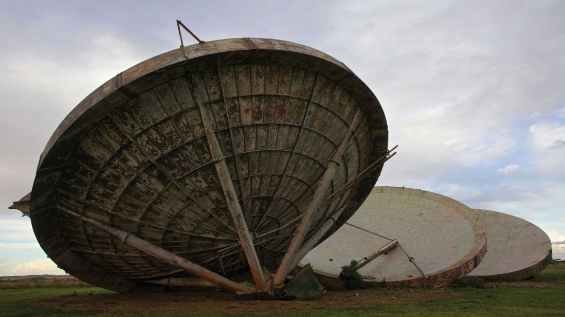 <strong>Former Tropospheric Scatter Dishes, RAF Stenigot, Lincolnshire, England, UK:</strong> A radar site during the Second World War, during the Cold War, RAF Stenigot became a communications delay site until the late 1980s. 