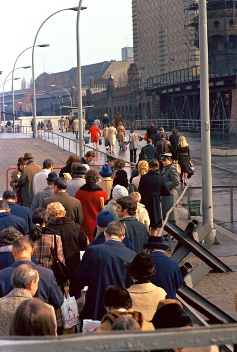 Checkpoints along the Berlin Wall were temporarily opened in late March and early April 1972, to allow families and friends on both sides of the barrier to reunite over the Easter holidays. 