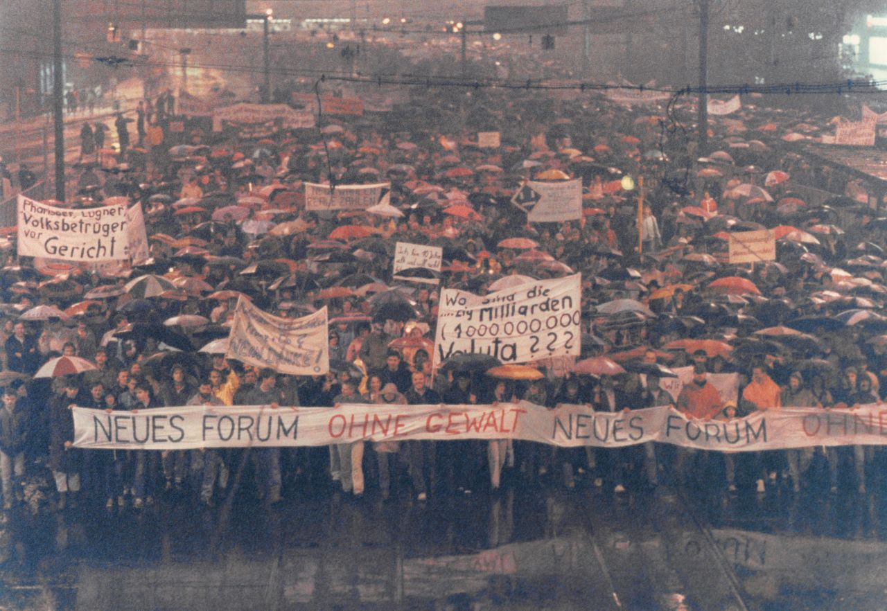 Thousands of anti-Communist protesters hit the streets of Leipzig, East Germany, in November 1989. The massive protests were part of the peaceful revolution that helped bring down the Wall. 