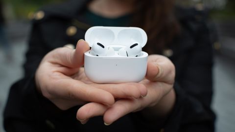 01 Sam Kelly AirPods Pro review