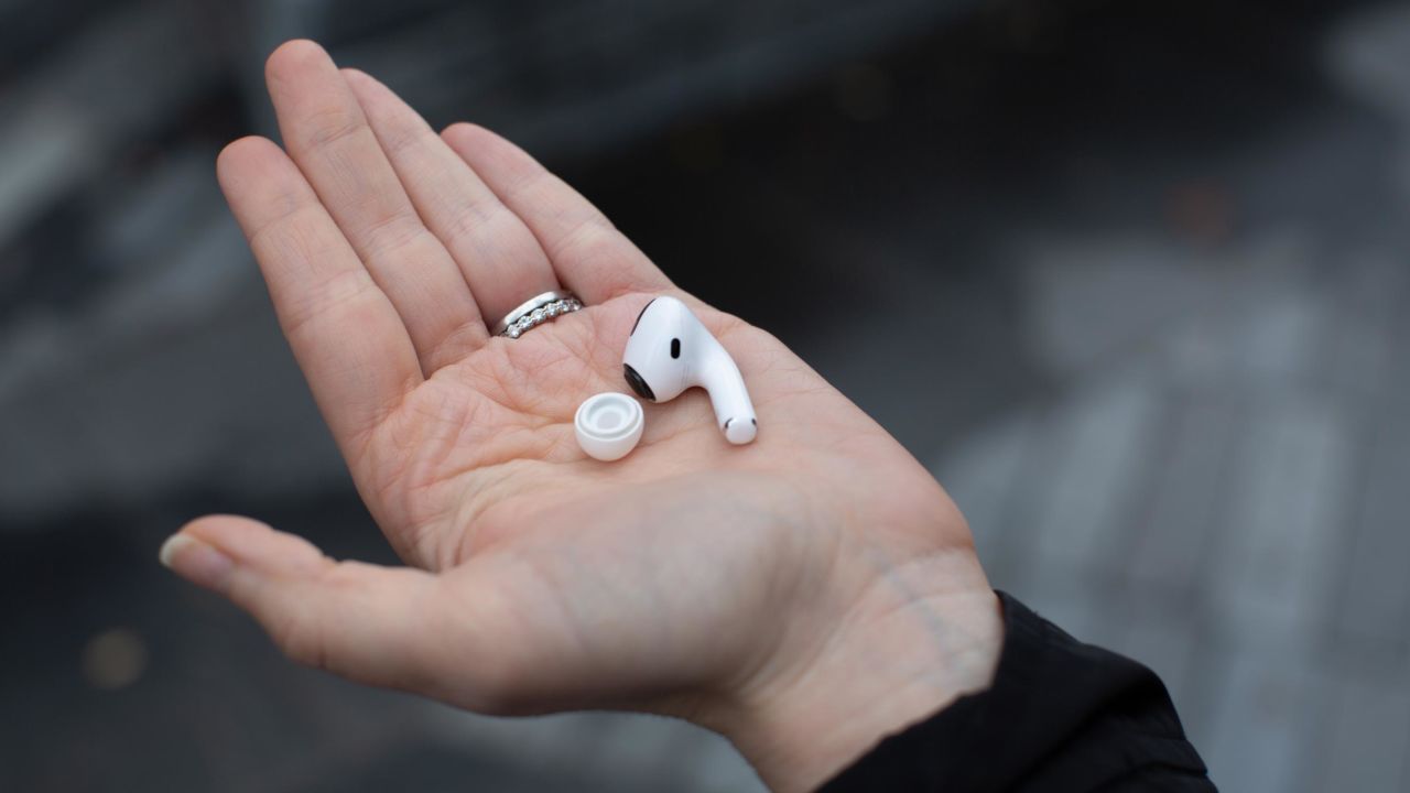 03 Sam Kelly AirPods Pro review