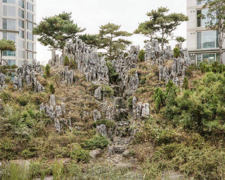 The mountains' intricate design and extravagant price tags (of up to $2 million) mean they are only found in premium apartments. They are often made using high-quality rock, bonsai and other expensive plants.