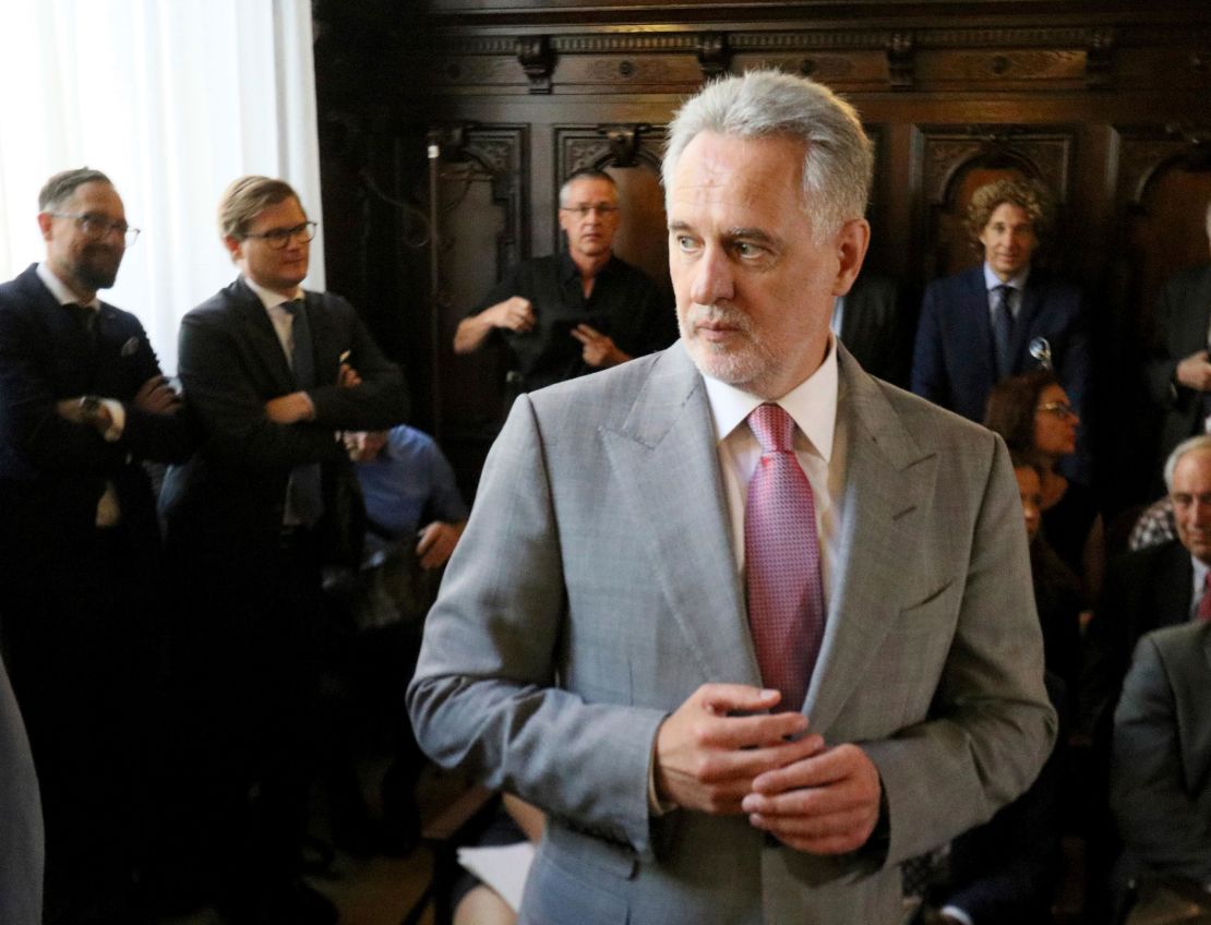 Ukrainian oligarch Dymitro Firtash is fighting efforts to be extradicted from Austria to the US.
