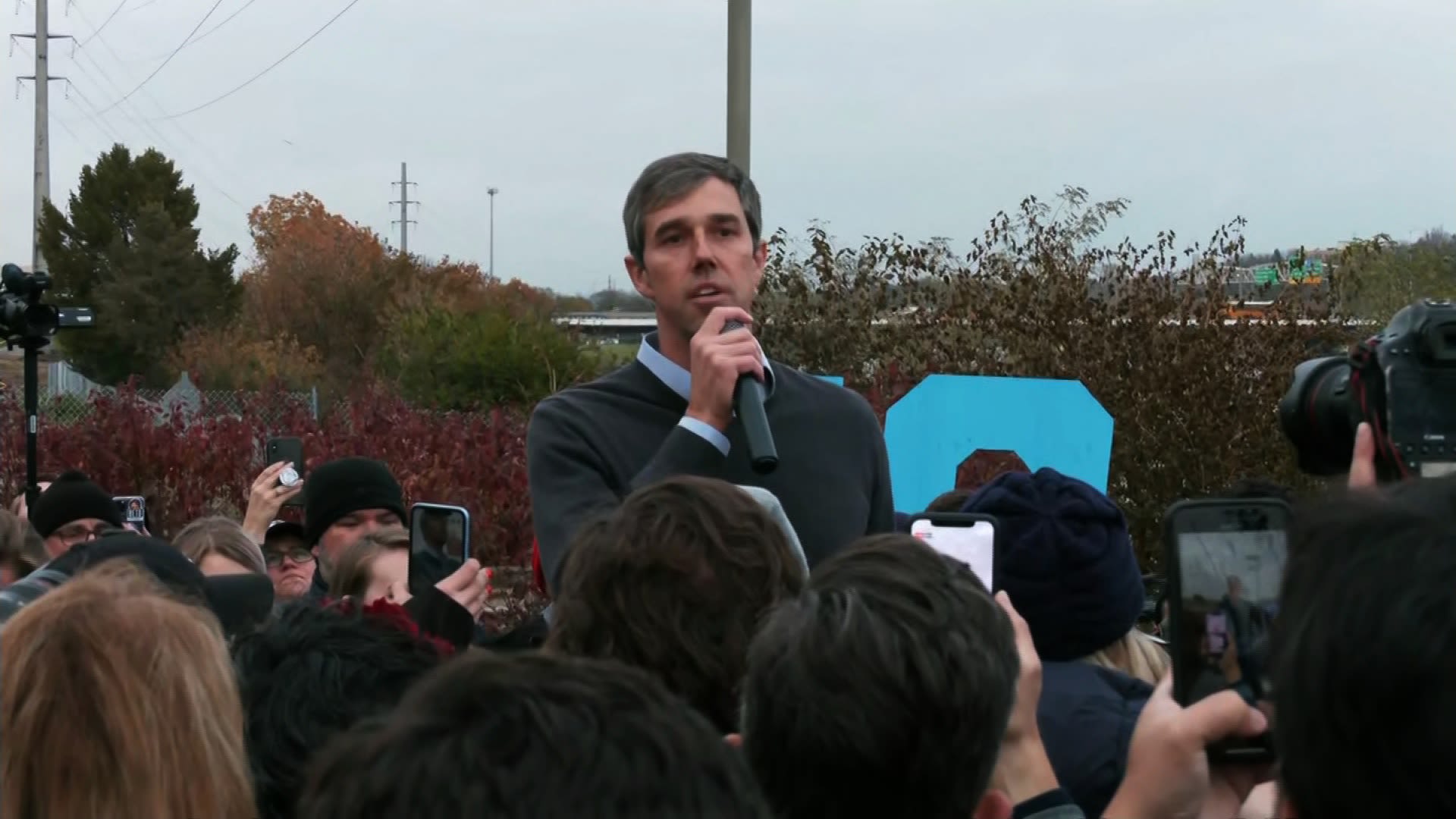 Cruz campaign slams Beto O'Rourke for not being Whataburger spicy ketchup