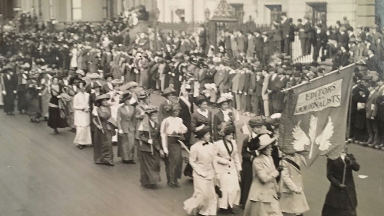 "Editors and Journalists" marching in the 1911 New York suffrage parade.