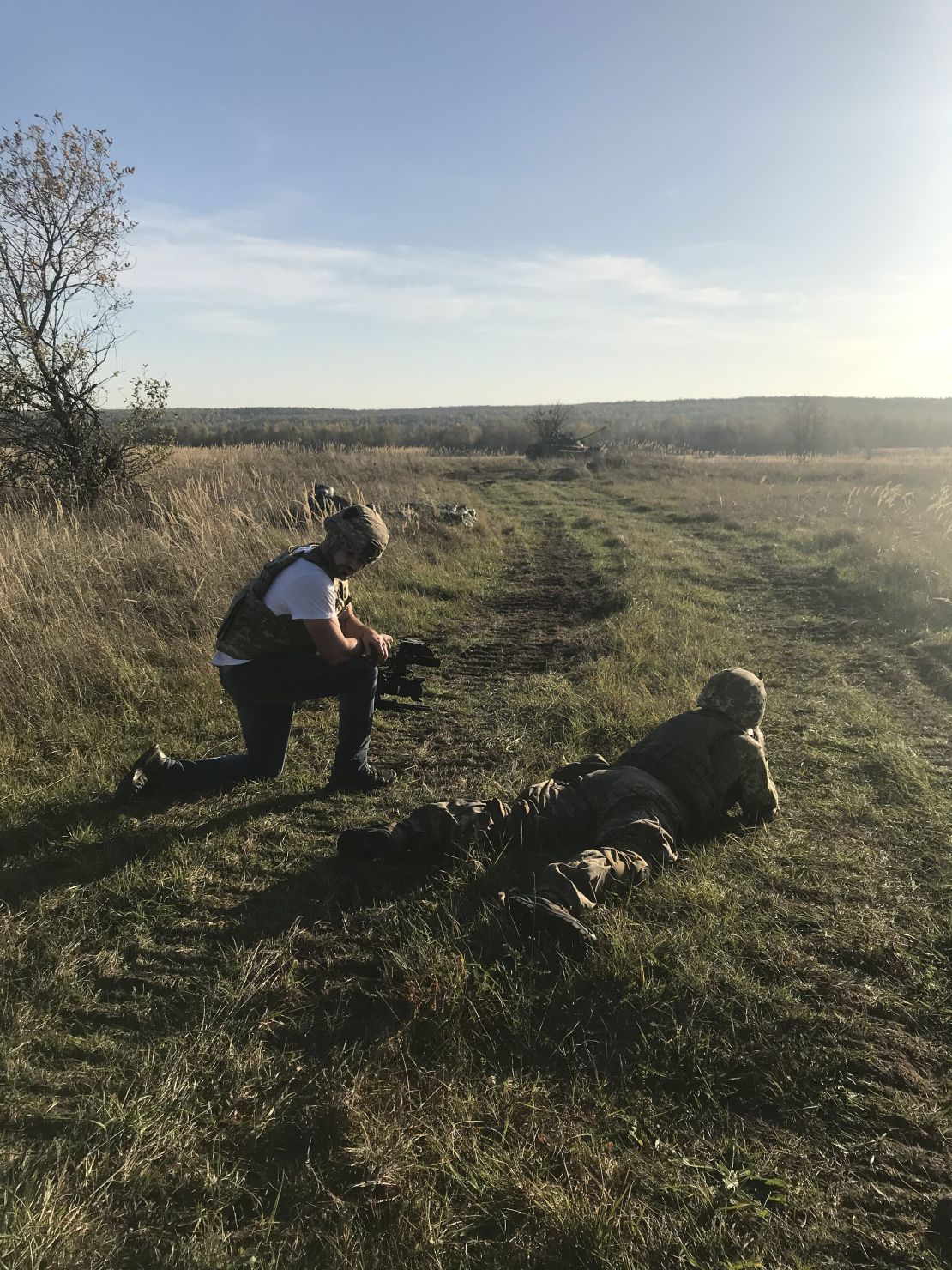 Ukrainian soldiers are trained by Americans in the west of the country.