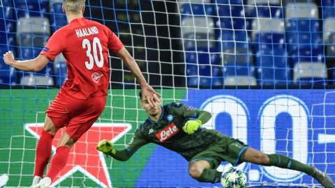 Håland scores a penalty in Salzburg's Champions League game against Napoli on November 5, at the San Paolo stadium in Naples.