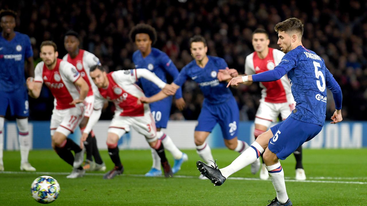 Jorginho coolly steps up to equalize for Chelsea.