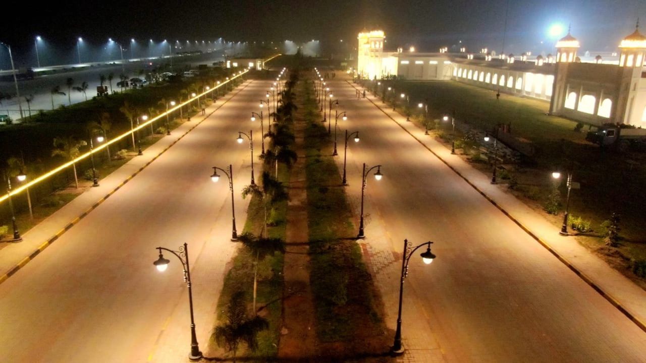 Photo posted to Twitter by Pakistan President Imran Khan shows the highway corridor leading to the holy temple. 