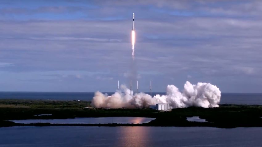 01 SpaceX launch 1111
