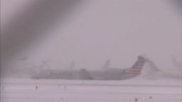 01 chicago o'hare plane runway crash SCREENGRAB