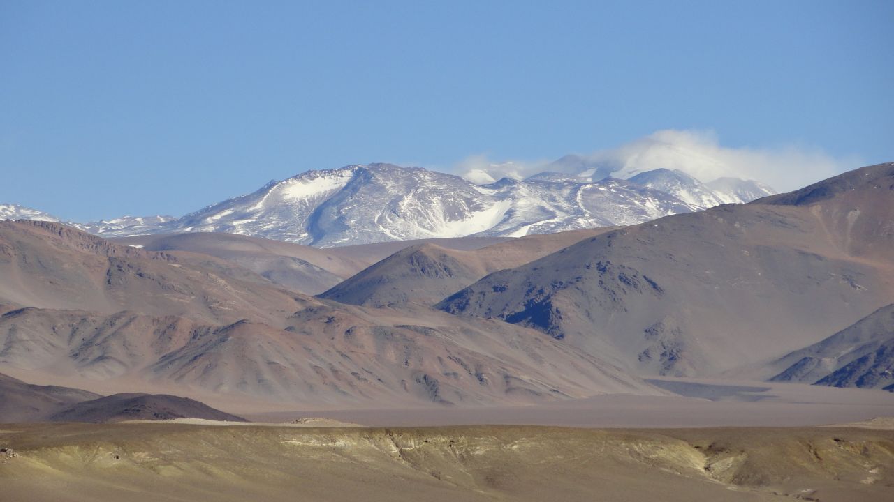 <strong>Impressive enough: </strong>Ojos del Salado, the continent's second tallest peak, is perched on the same jagged spine dividing Argentina and Chile as Mount Aconcagua. Ojos del Salado also holds the distinction of being the world's highest active strato-volcano.