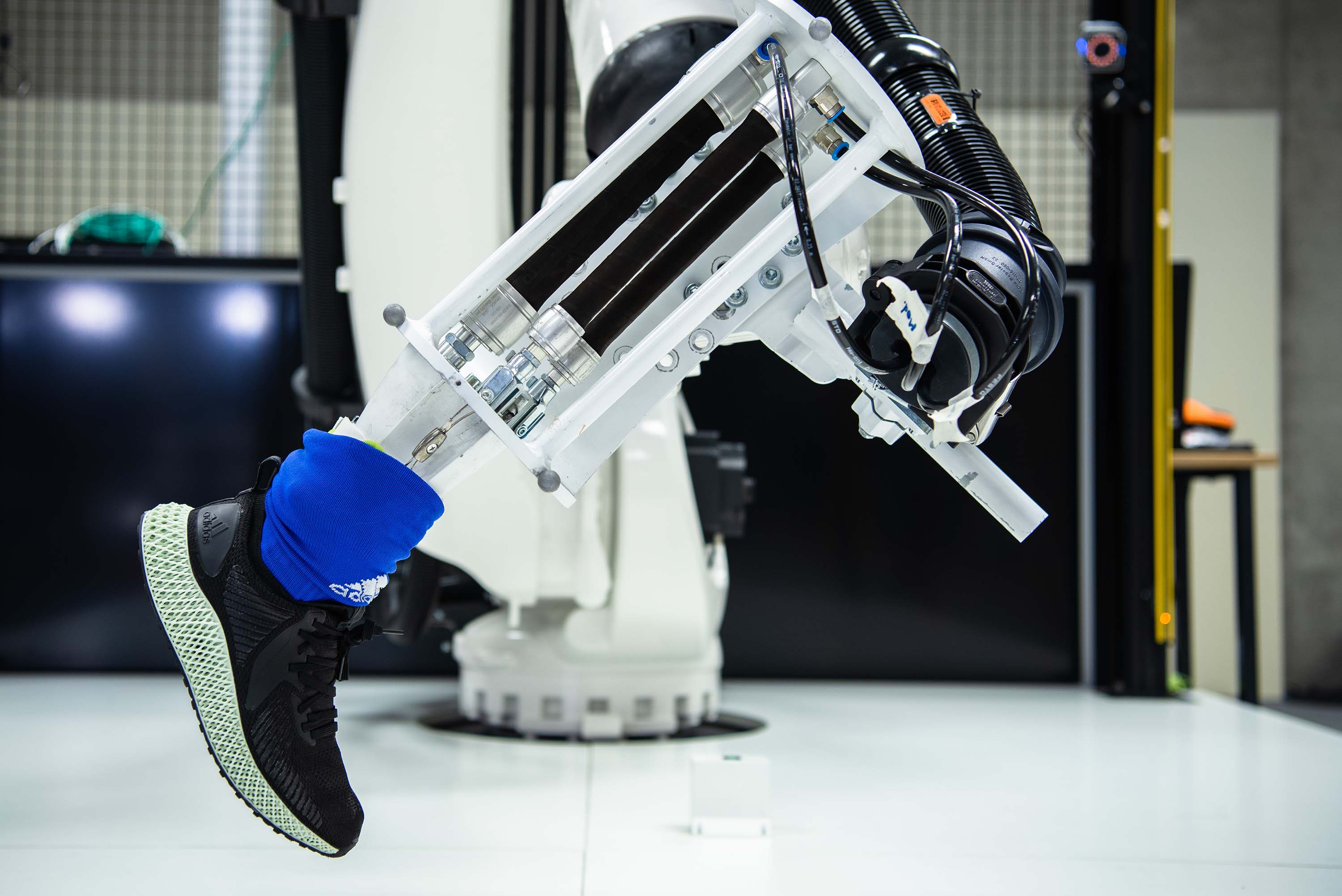 Ham los van middernacht Adidas is closing hi-tech sneaker factories in Germany and the US | CNN  Business