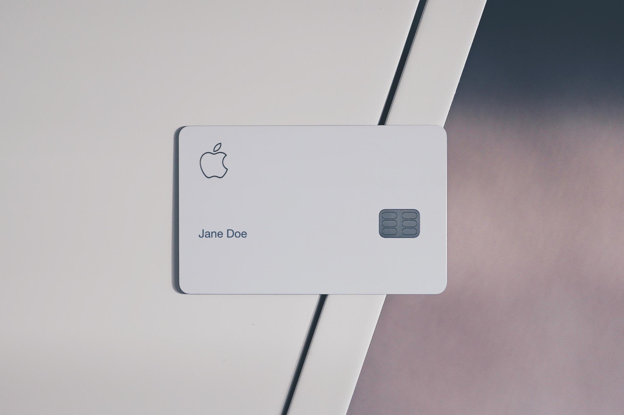 Apple Card is accused of gender bias. Here's how that can happen