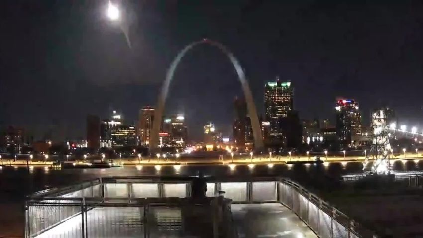 Possible meteor lights of the sky in Missouri on Monday night. Credit: Earth Cam Location: St. Louis