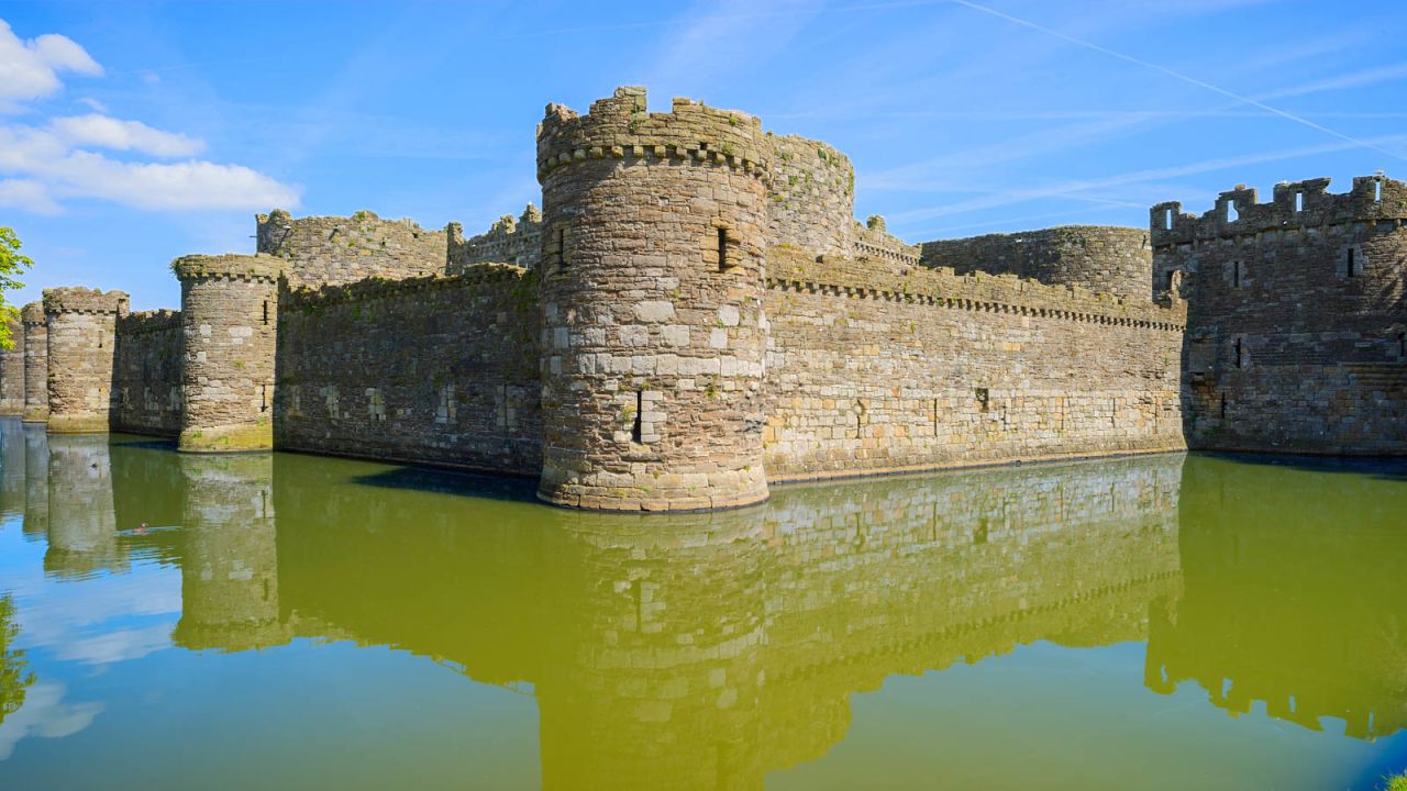 <strong>Beaumaris Castle: </strong>Work started on this castle in 1295, but by the 1300s it was pretty much abandoned. Regardless, it's still an impressive spot today.