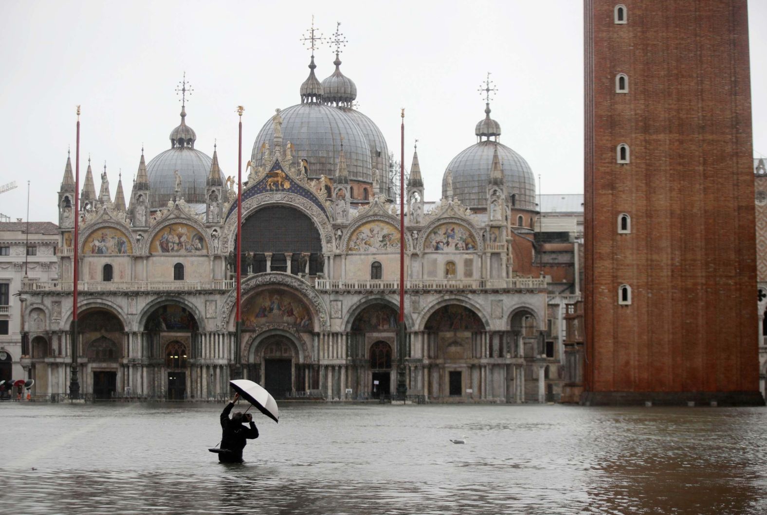 In photos: High tide floods Venice | CNN