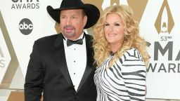 NASHVILLE, TENNESSEE - NOVEMBER 13: (FOR EDITORIAL USE ONLY) Garth Brooks and Trisha Yearwood attend the 53rd annual CMA Awards at the Music City Center on November 13, 2019 in Nashville, Tennessee. (Photo by Jason Kempin/Getty Images)