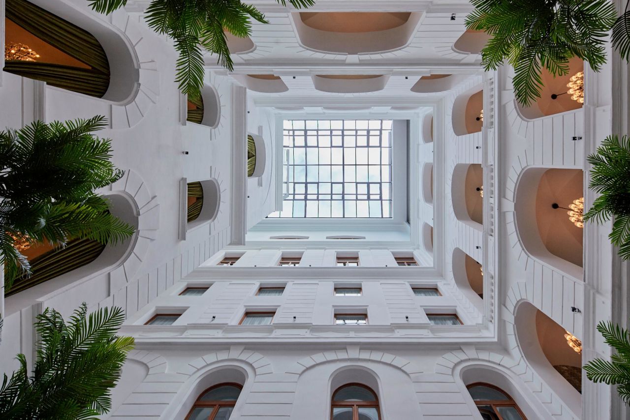 <strong>Impressive outlook:</strong> From the hot tub, guests are treated to a fantastic view of the facade of the building.