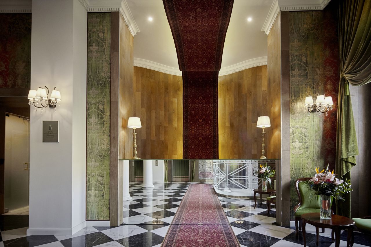 <strong>Enigmatic hotel:</strong> The Mystery Hotel Budapest is full of optical illusions, such as this Aladdin-style magic carpet that "floats" above the main reception desk.