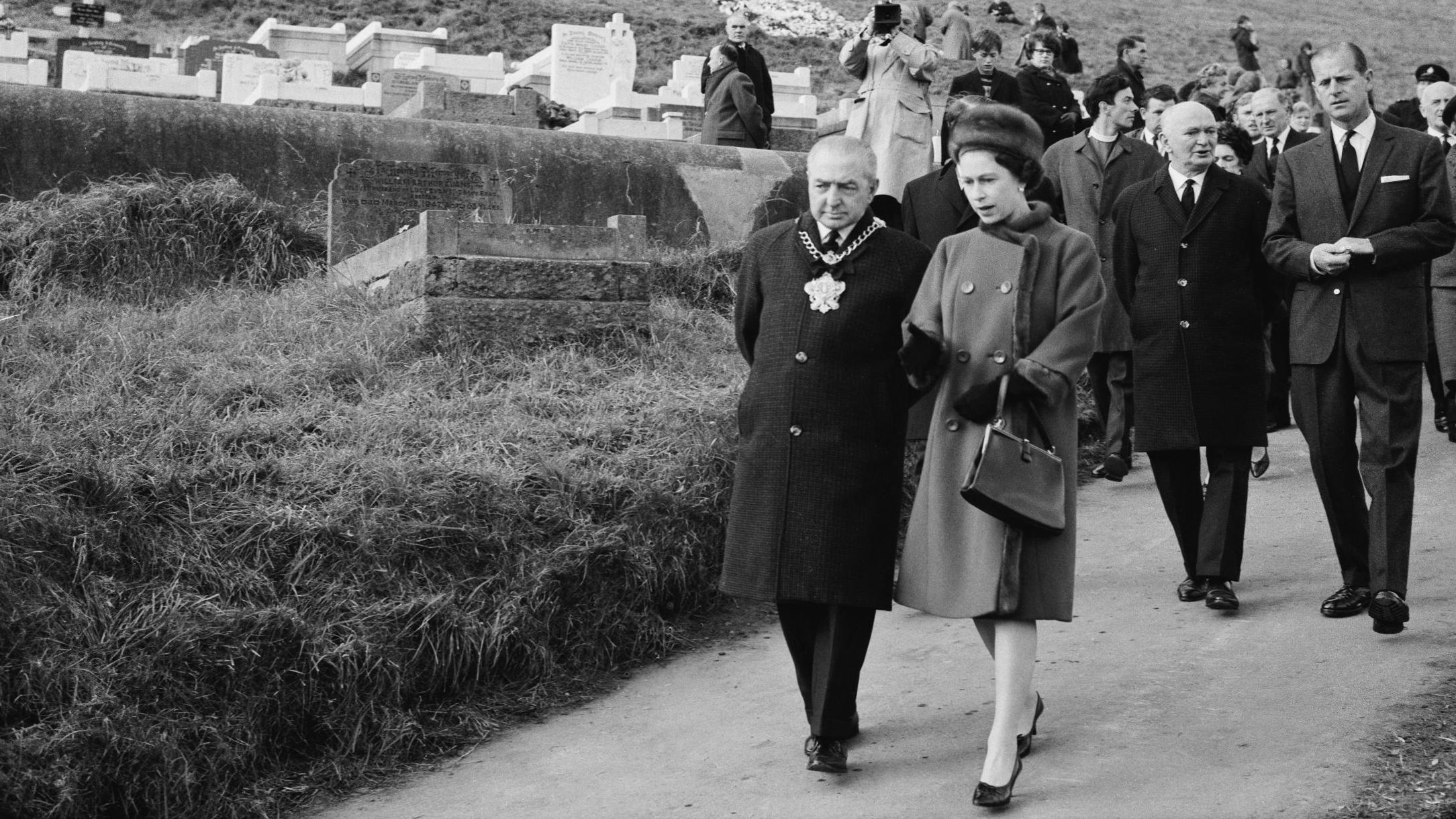 What was the Aberfan disaster, seen in ‘The Crown’ episode 3? CNN
