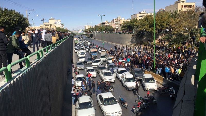 Ukraina porno tomosha Kemadagi porno, bir kishilik olomon