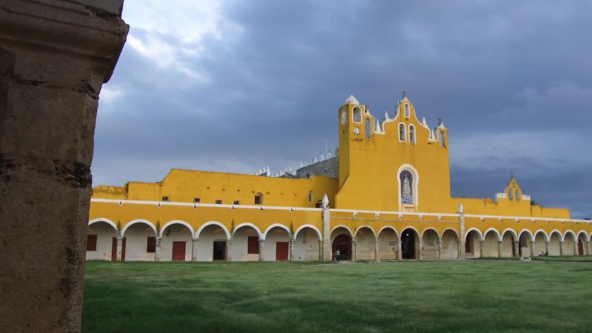 Izamal, nicknamed La Ciudad Amarilla (the Yellow City), is a small town in the state of Yucatan, Mexico.
