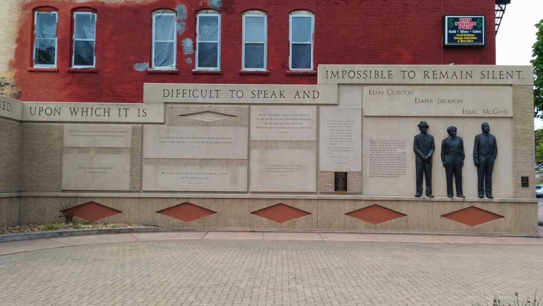 Duluth memorial to lynching victims