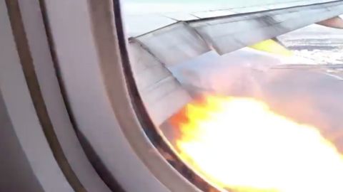 01 Philippine Airlines Landing
