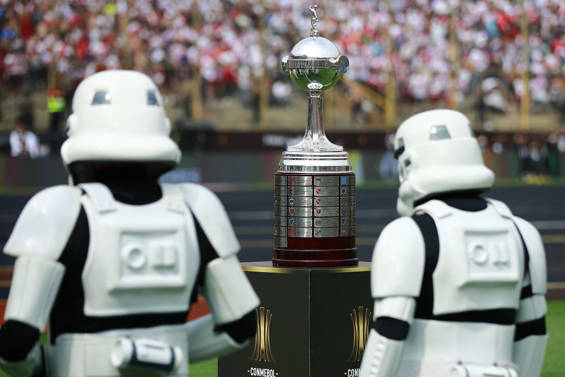 'Star Wars" stormtroopers also played their part during the pre-game show prior the Copa Libertadores final.