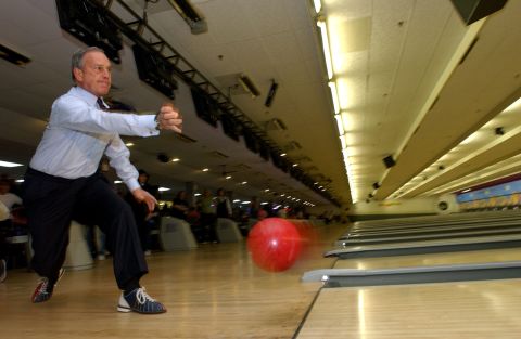 Bloomberg bowls in Staten Island on the eve of the mayoral election in 2005. He was re-elected the next day.