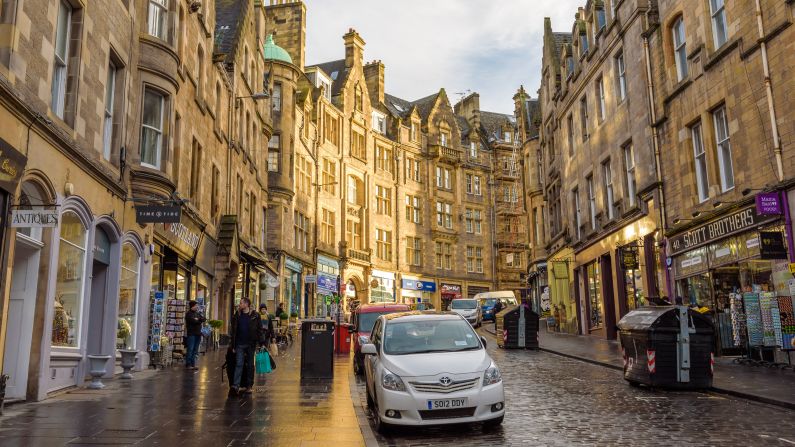 <strong>Cockburn Street, Edinburgh, Scotland:</strong> Developed in the 1850s, the steep, curving Cockburn Street cut through medieval neighborhoods to offer easy -- and attractive -- access to the city's new train station. 